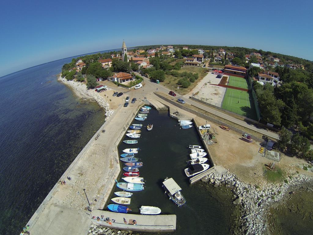Villa Egida Capris Lovrečica Kültér fotó